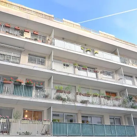 아파트 Apartment La Rose Et Le Reseda - Enjoy Space, The Terrace And The Eiffel Tower View 파리