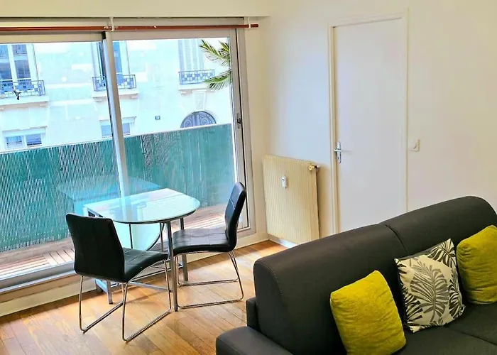 Apartment Apartment La Rose Et Le Reseda - Enjoy Space, The Terrace And The Eiffel Tower View *