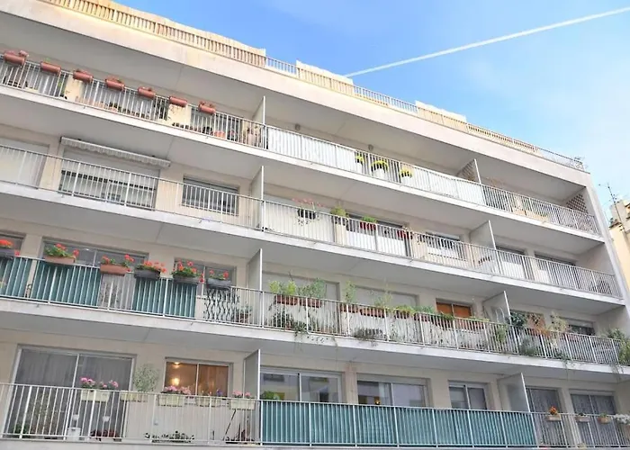 Apartment Apartment La Rose Et Le Reseda - Enjoy Space, The Terrace And The Eiffel Tower View Paris