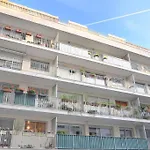 Apartamento Apartment La Rose Et Le Reseda - Enjoy Space, The Terrace And The Eiffel Tower View París